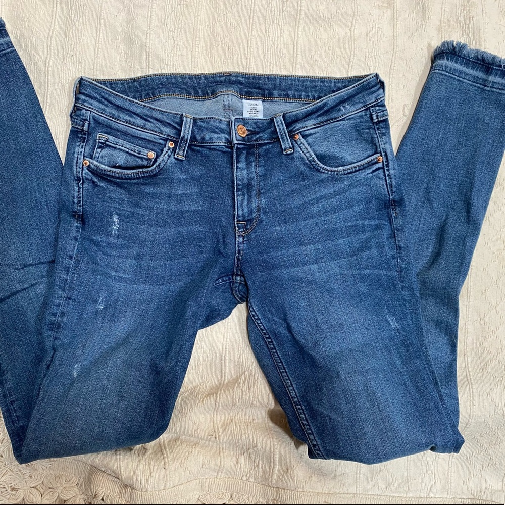 H&M Skinny Distressed Ankle Jeans
